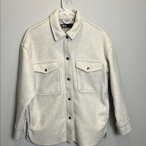 Zara Oatmeal colored Button-Front Wool Blend ‘Shacket’ w/ pockets in Small